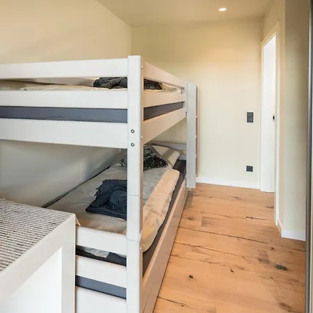 Daire Heaven House Family